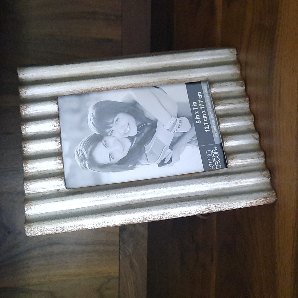 5x7 Picture Frame - Picture 2 of 3